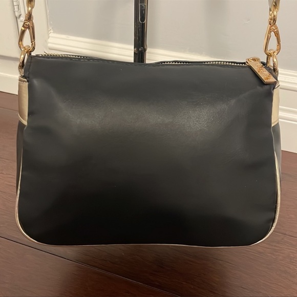 Authentic Versace crossbody cosmetics bag - Picture 3 of 14